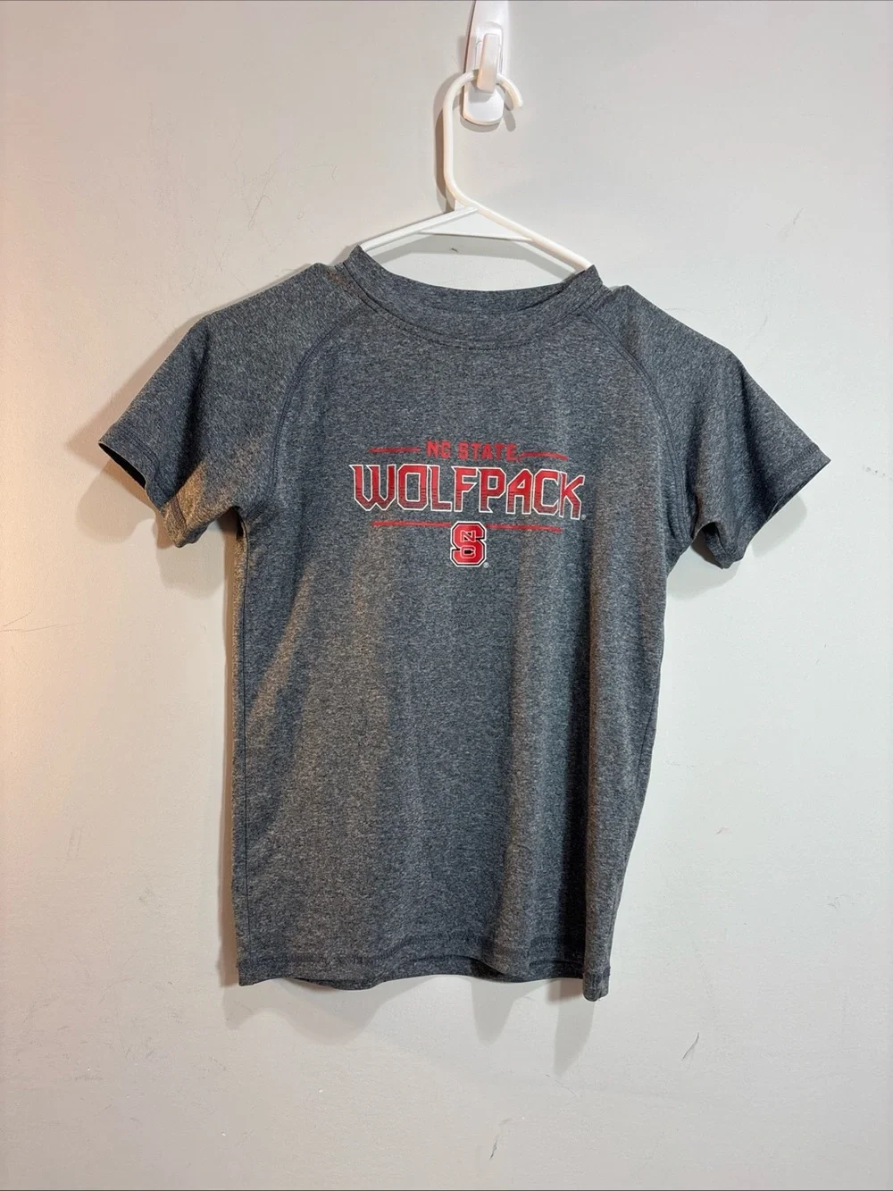NC State Wolfpack Youth Gray Short-Sleeve Tee. 788